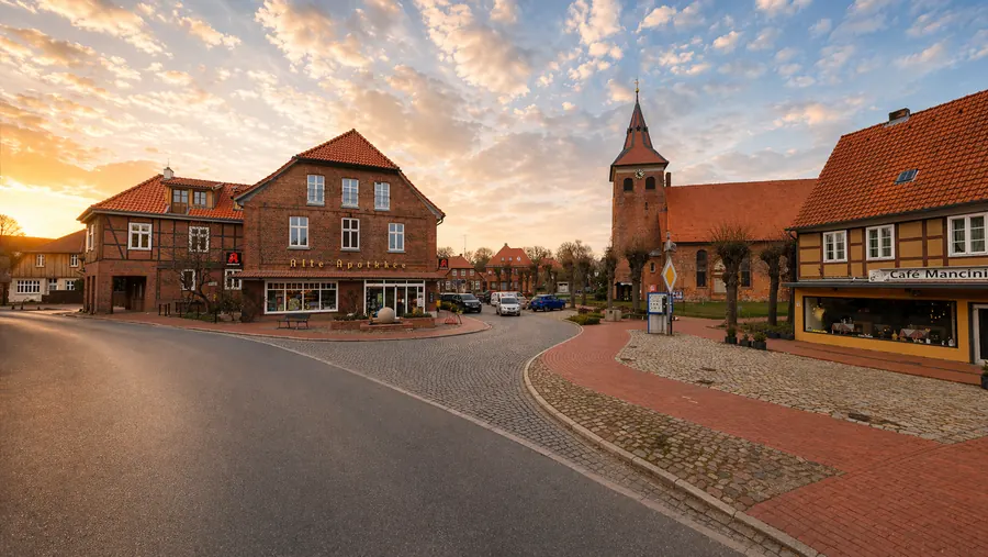 Historische Fachwerkstadt Bleckede mit Cafés an der Deutschen Fachwerkstraße