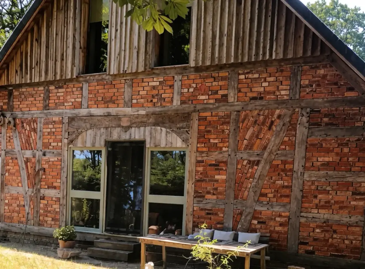 Timber frame detail